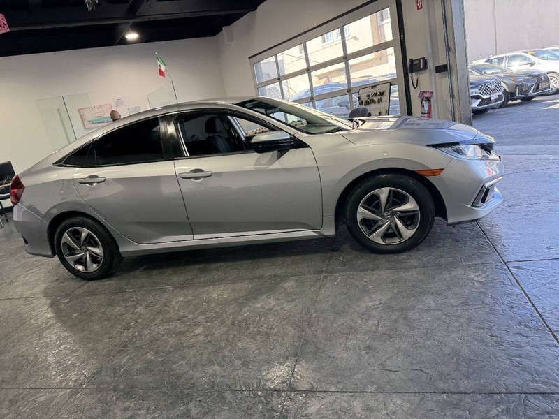 Honda Civic Sedan Vehicle Full-screen Gallery Image 16