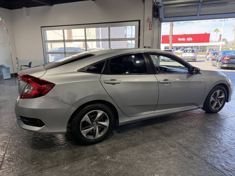 Honda Civic Sedan Vehicle Full-screen Gallery Image 22