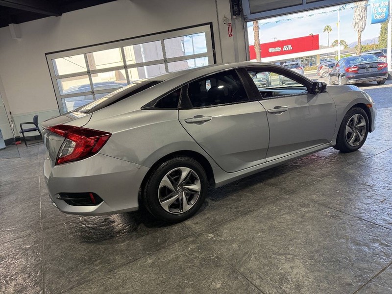 Honda Civic Sedan Vehicle Full-screen Gallery Image 26