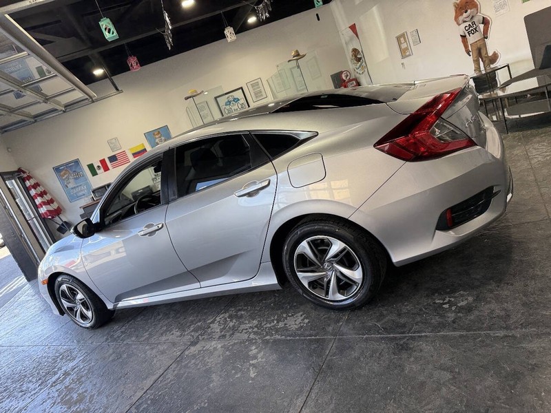 Honda Civic Sedan Vehicle Full-screen Gallery Image 35