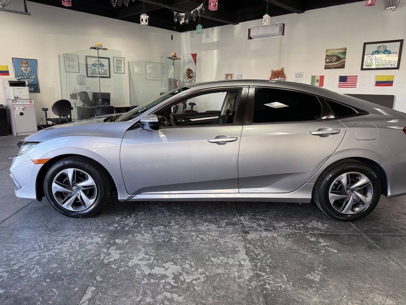 Honda Civic Sedan Vehicle Full-screen Gallery Image 36