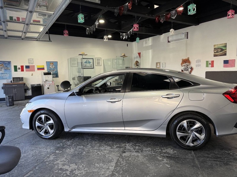 Honda Civic Sedan Vehicle Full-screen Gallery Image 37