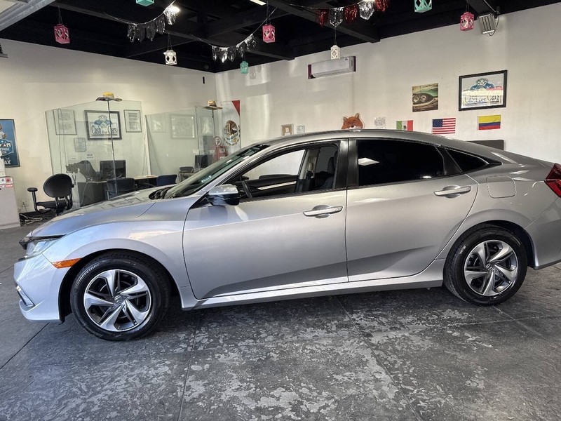 Honda Civic Sedan Vehicle Full-screen Gallery Image 39