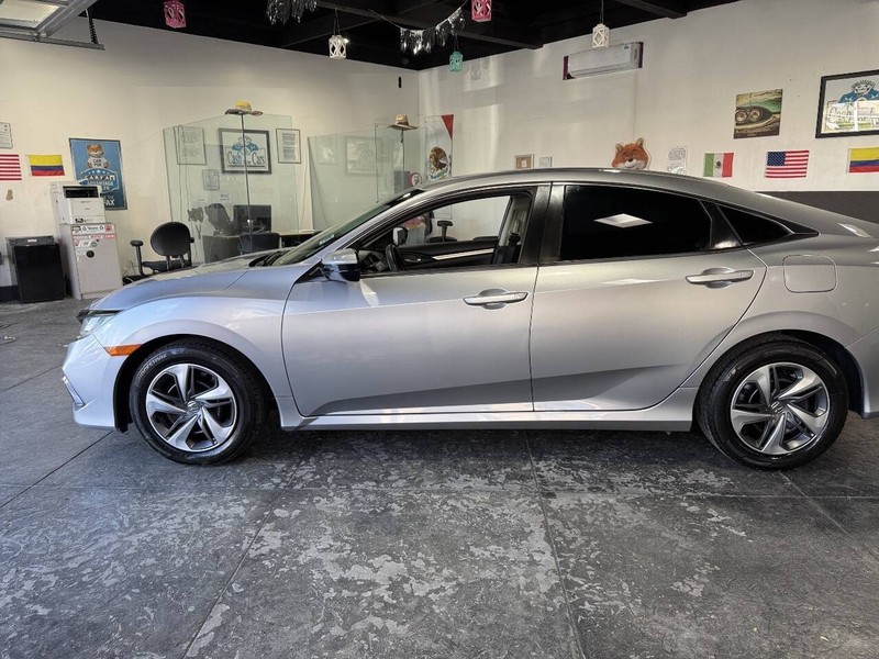 Honda Civic Sedan Vehicle Full-screen Gallery Image 42