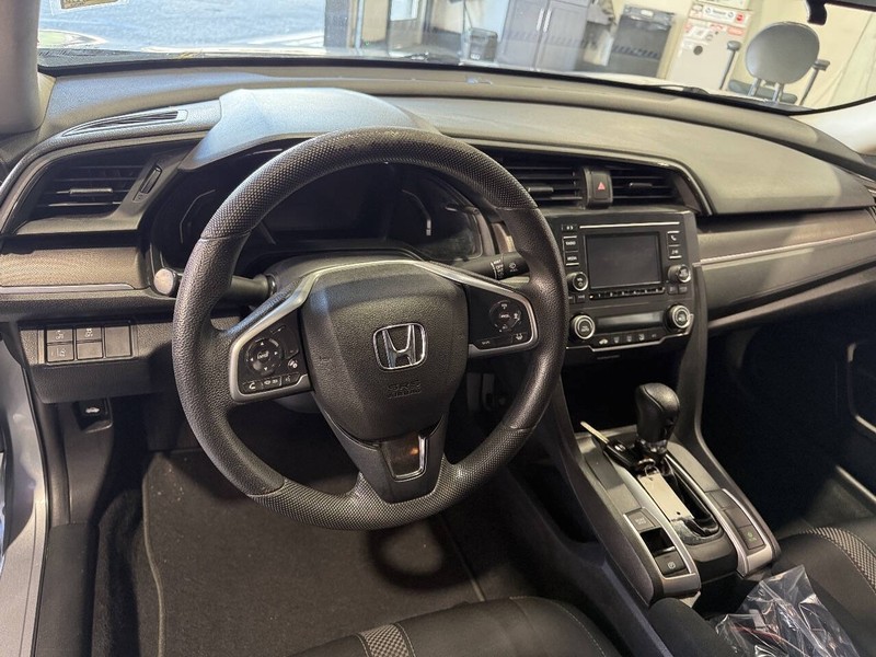 Honda Civic Sedan Vehicle Full-screen Gallery Image 44
