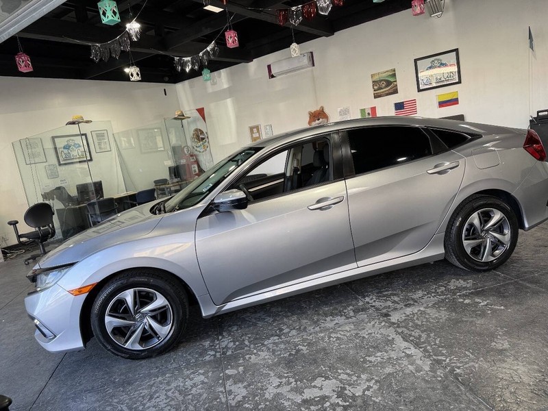 Honda Civic Sedan Vehicle Full-screen Gallery Image 45