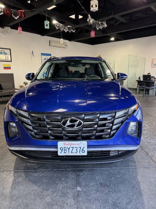 Hyundai Tucson Vehicle Full-screen Gallery Image 03