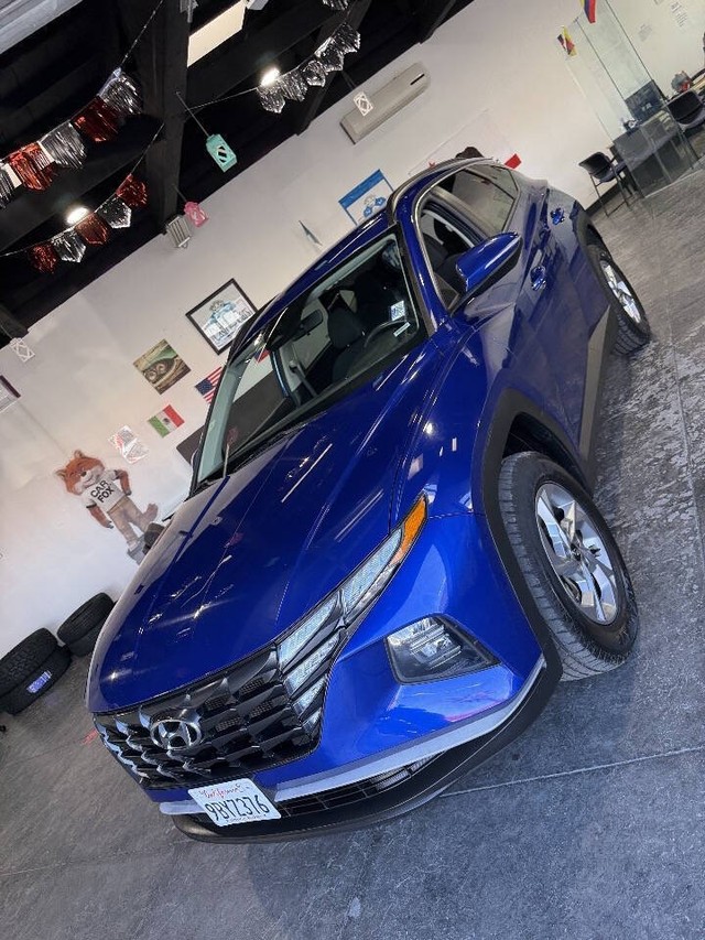 Hyundai Tucson Vehicle Full-screen Gallery Image 11