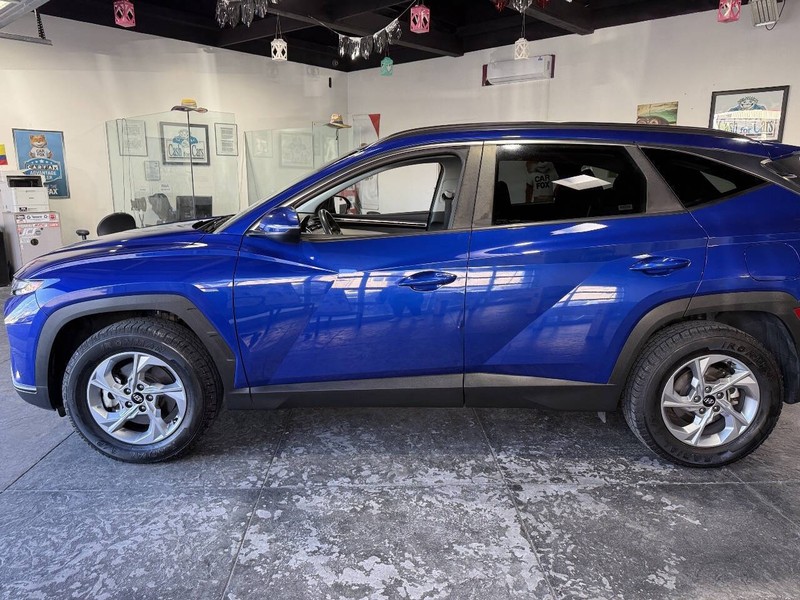 Hyundai Tucson Vehicle Full-screen Gallery Image 16