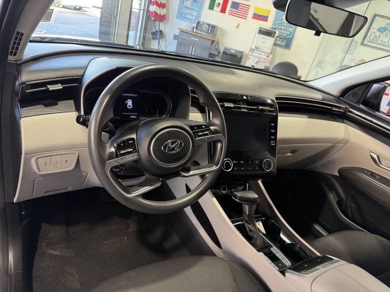 Hyundai Tucson Vehicle Full-screen Gallery Image 41