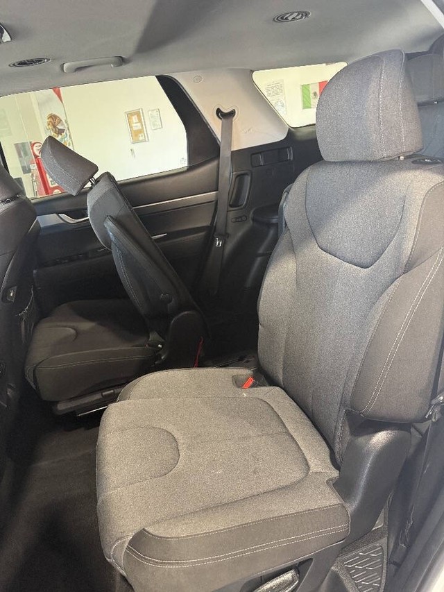 Hyundai Palisade Vehicle Full-screen Gallery Image 48