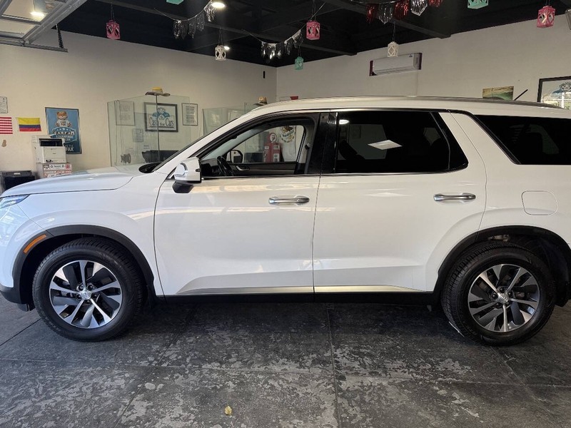 Hyundai Palisade Vehicle Full-screen Gallery Image 14