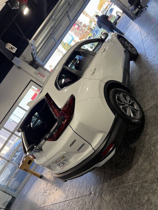 Honda CR-V Hybrid Vehicle Full-screen Gallery Image 25