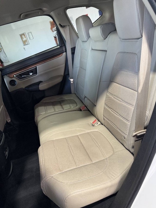 Honda CR-V Hybrid Vehicle Full-screen Gallery Image 40