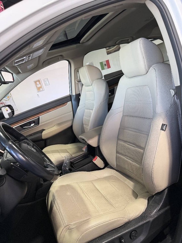 Honda CR-V Hybrid Vehicle Full-screen Gallery Image 41