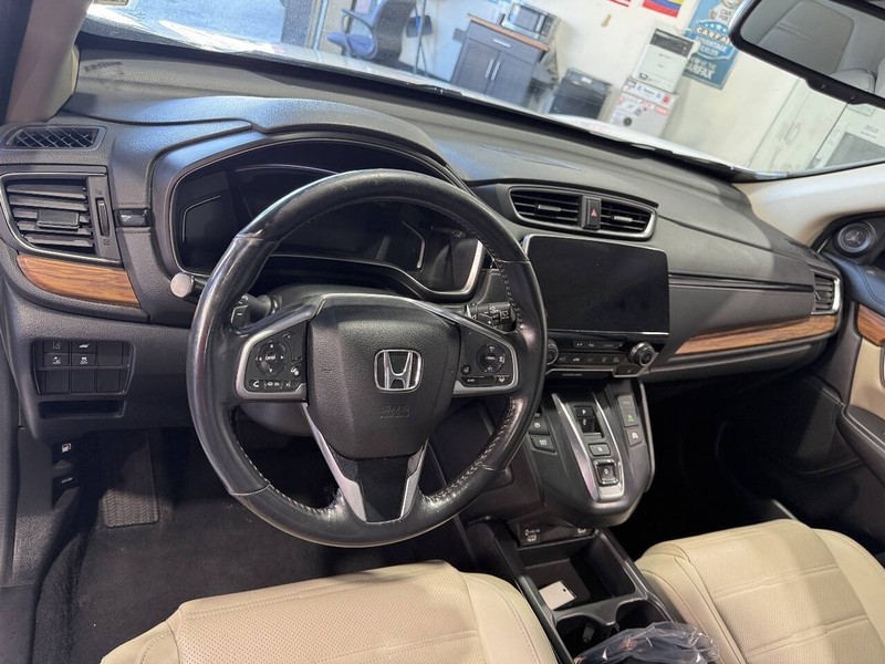 Honda CR-V Hybrid Vehicle Full-screen Gallery Image 36