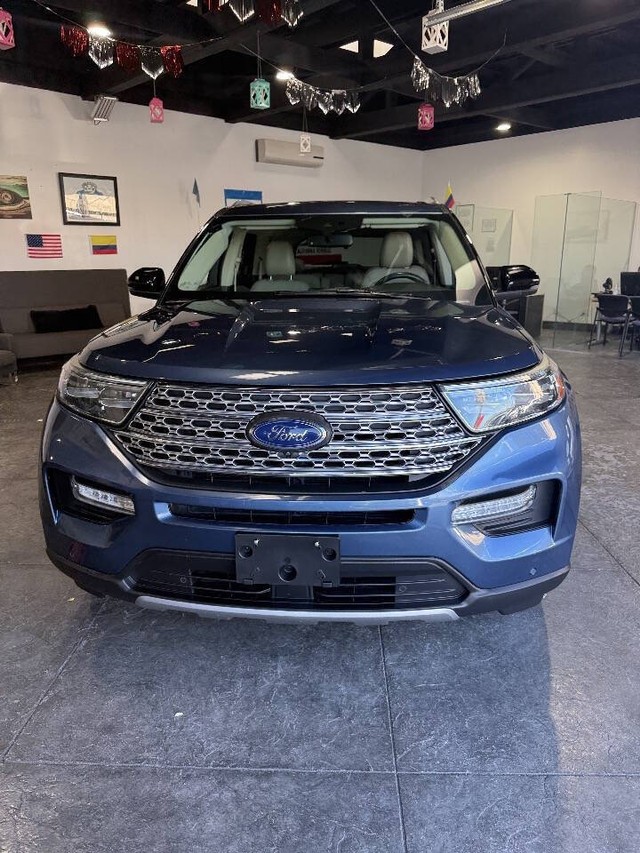 Ford Explorer Vehicle Full-screen Gallery Image 02