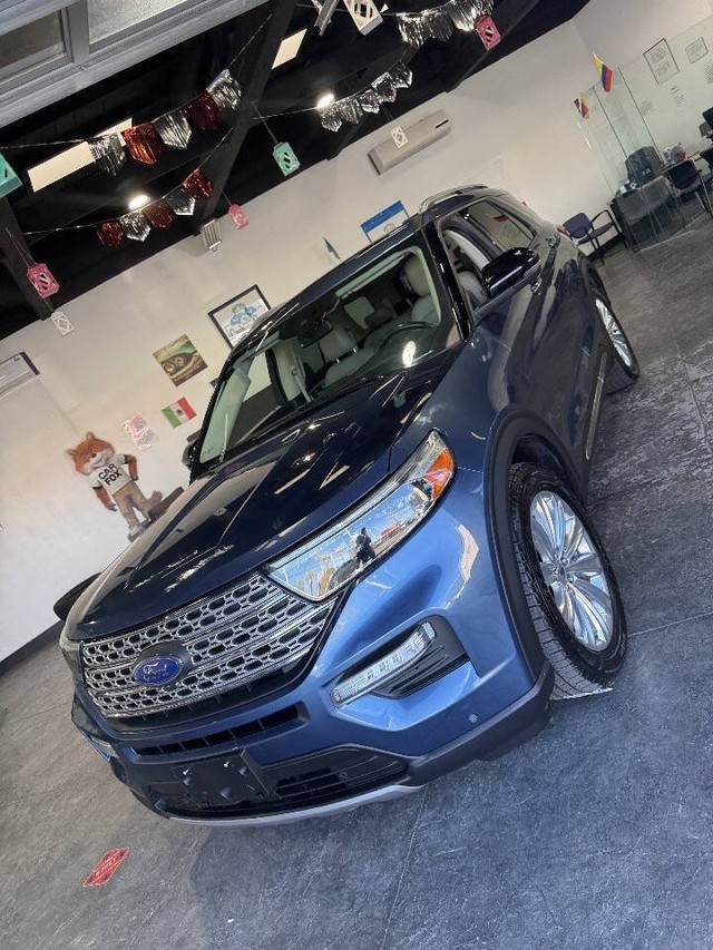 Ford Explorer Vehicle Full-screen Gallery Image 06