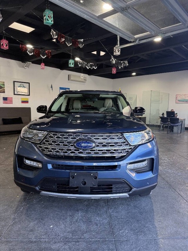 Ford Explorer Vehicle Full-screen Gallery Image 07