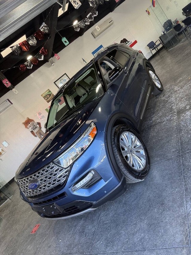 Ford Explorer Vehicle Full-screen Gallery Image 10