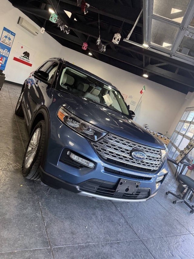 Ford Explorer Vehicle Full-screen Gallery Image 26