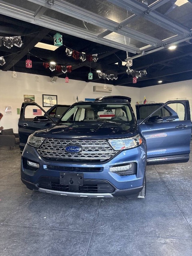 Ford Explorer Vehicle Full-screen Gallery Image 42