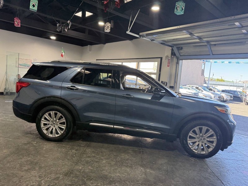 Ford Explorer Vehicle Full-screen Gallery Image 20