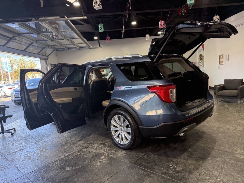 Ford Explorer Vehicle Full-screen Gallery Image 35