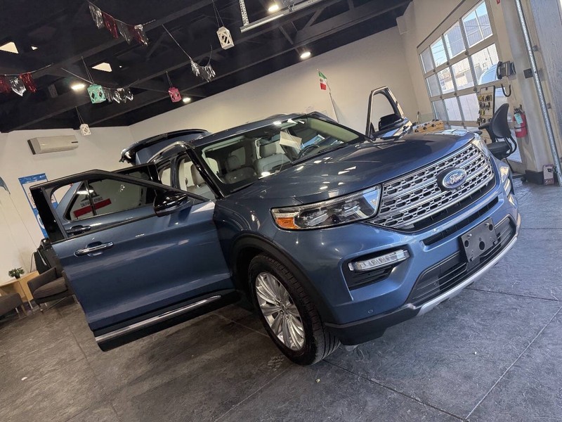 Ford Explorer Vehicle Full-screen Gallery Image 40