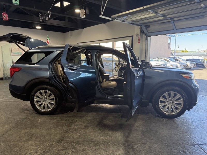 Ford Explorer Vehicle Full-screen Gallery Image 43