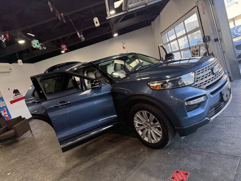 Ford Explorer Vehicle Full-screen Gallery Image 44