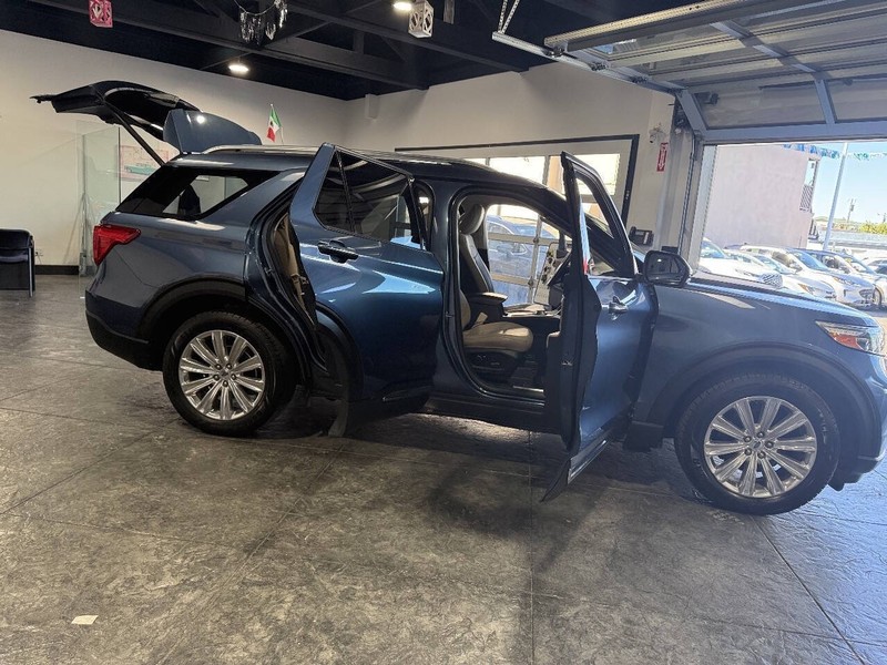 Ford Explorer Vehicle Full-screen Gallery Image 48