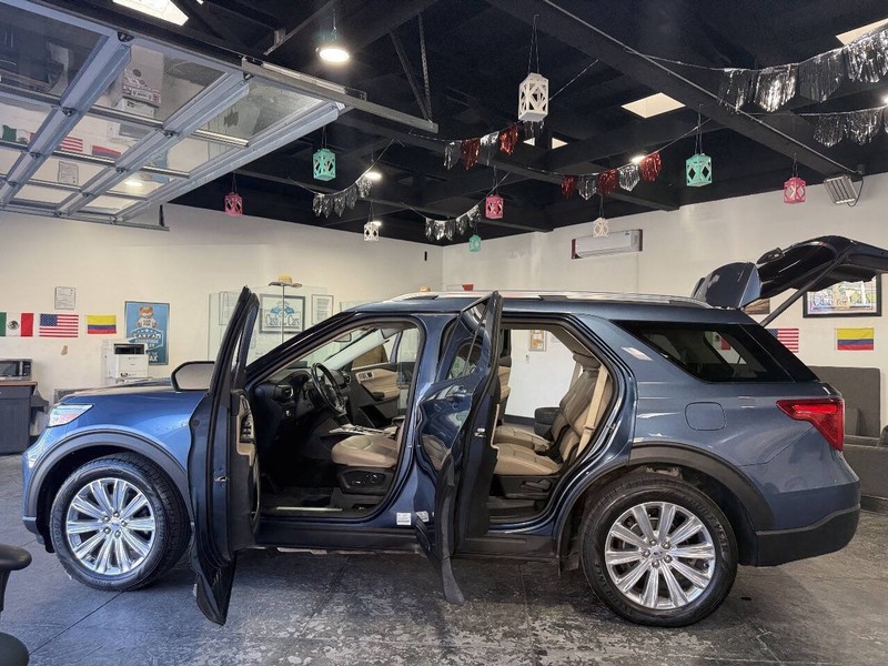 Ford Explorer Vehicle Full-screen Gallery Image 50