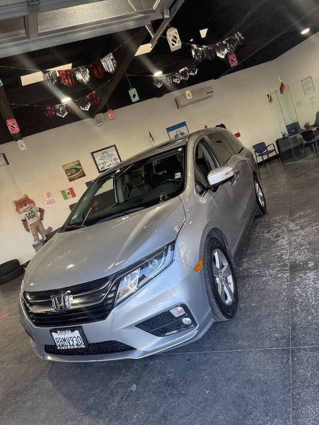 Honda Odyssey Vehicle Full-screen Gallery Image 04