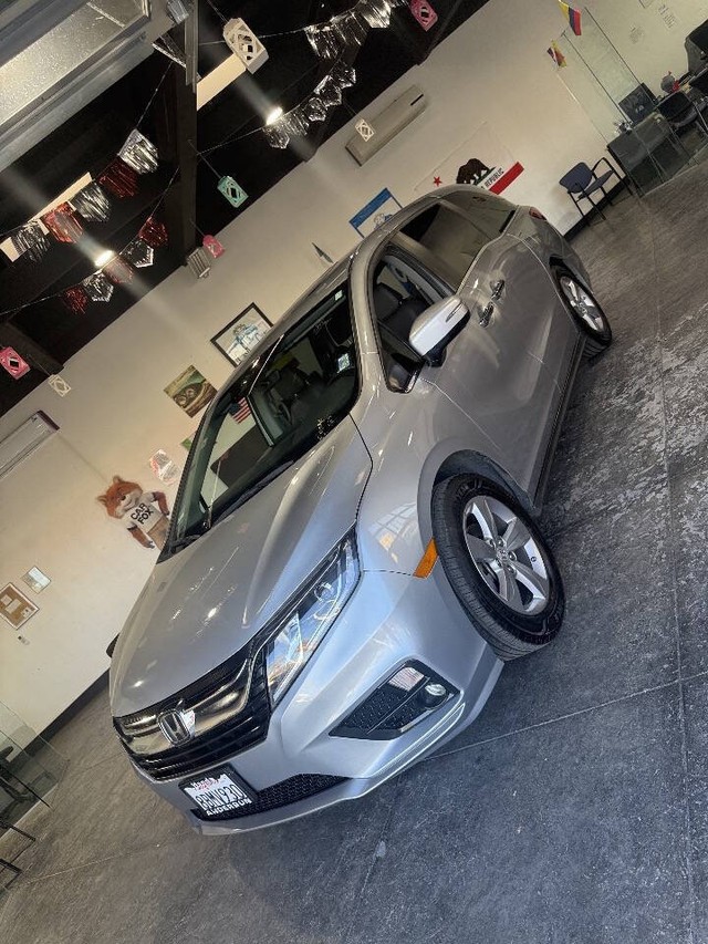 Honda Odyssey Vehicle Full-screen Gallery Image 08