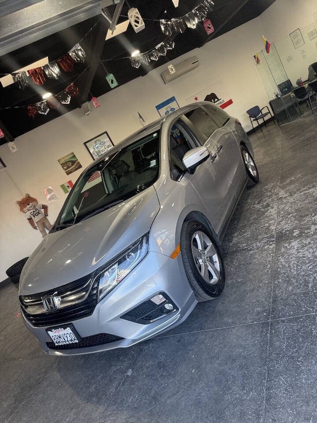 Honda Odyssey Vehicle Full-screen Gallery Image 09