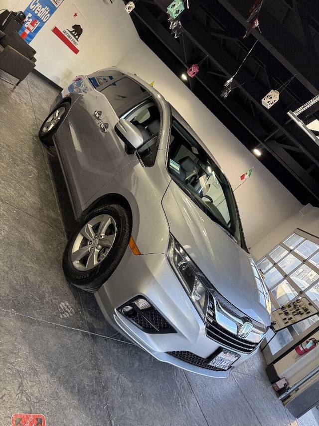 Honda Odyssey Vehicle Full-screen Gallery Image 25