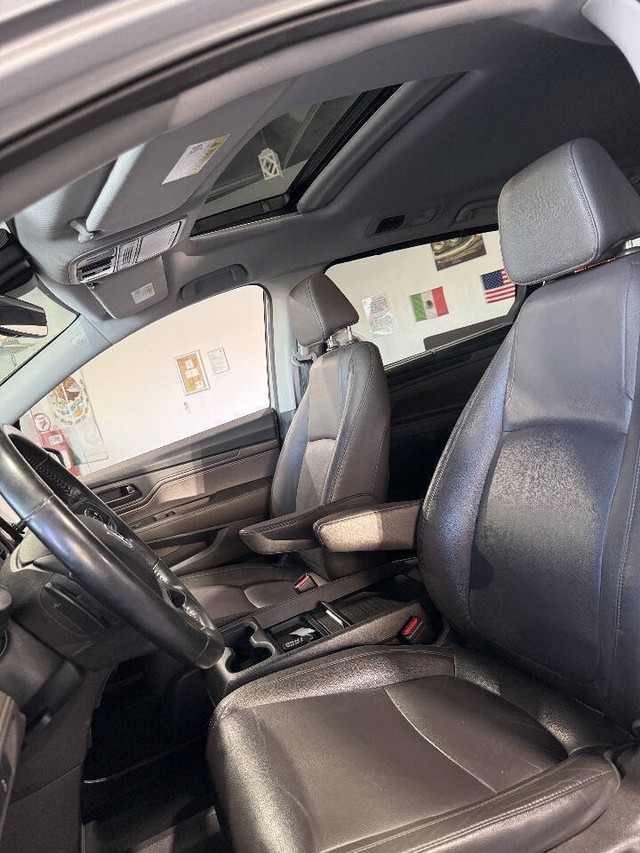 Honda Odyssey Vehicle Full-screen Gallery Image 29