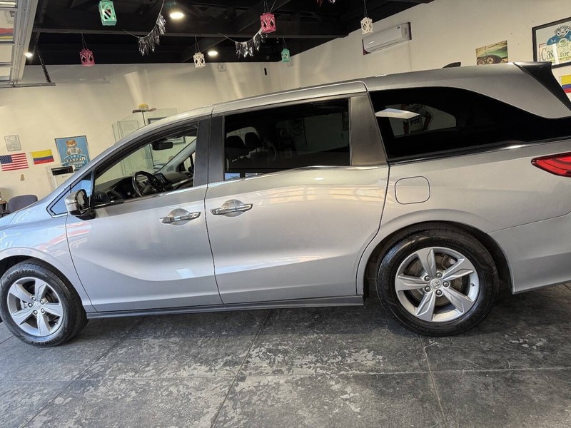 Honda Odyssey Vehicle Full-screen Gallery Image 13