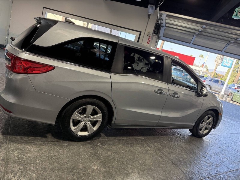 Honda Odyssey Vehicle Full-screen Gallery Image 15
