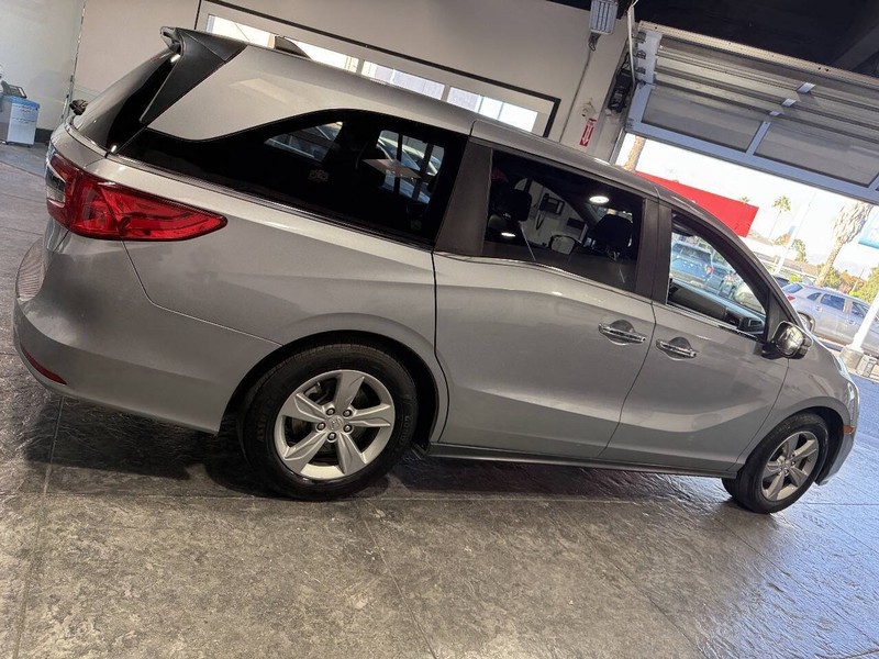 Honda Odyssey Vehicle Full-screen Gallery Image 16