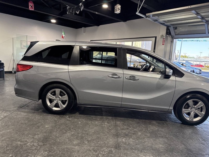 Honda Odyssey Vehicle Full-screen Gallery Image 18