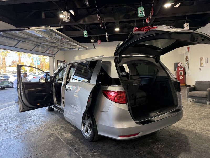 Honda Odyssey Vehicle Full-screen Gallery Image 35