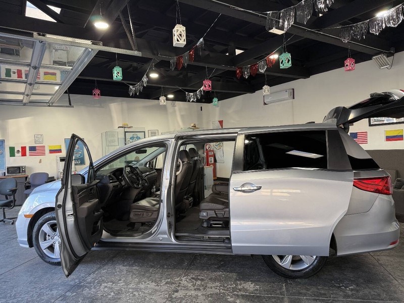 Honda Odyssey Vehicle Full-screen Gallery Image 37