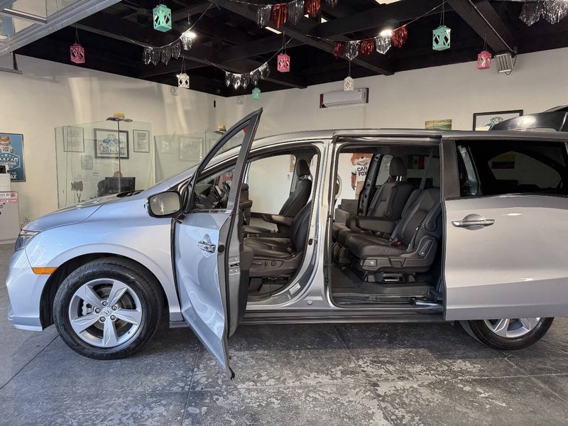 Honda Odyssey Vehicle Full-screen Gallery Image 41