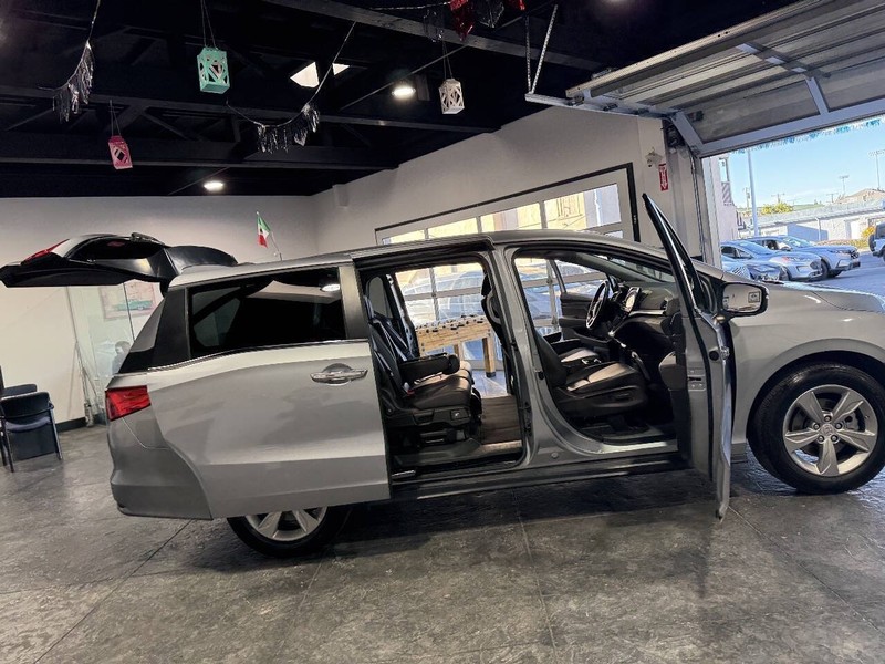 Honda Odyssey Vehicle Full-screen Gallery Image 49