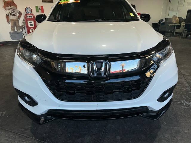 Honda HR-V Vehicle Full-screen Gallery Image 02