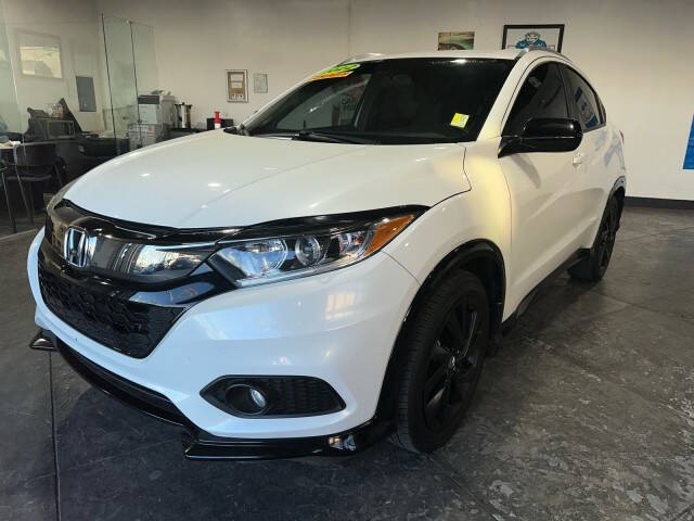 Honda HR-V Vehicle Full-screen Gallery Image 03