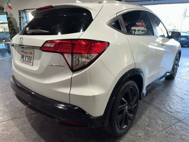 Honda HR-V Vehicle Full-screen Gallery Image 07