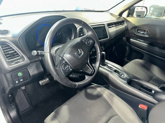 Honda HR-V Vehicle Full-screen Gallery Image 09